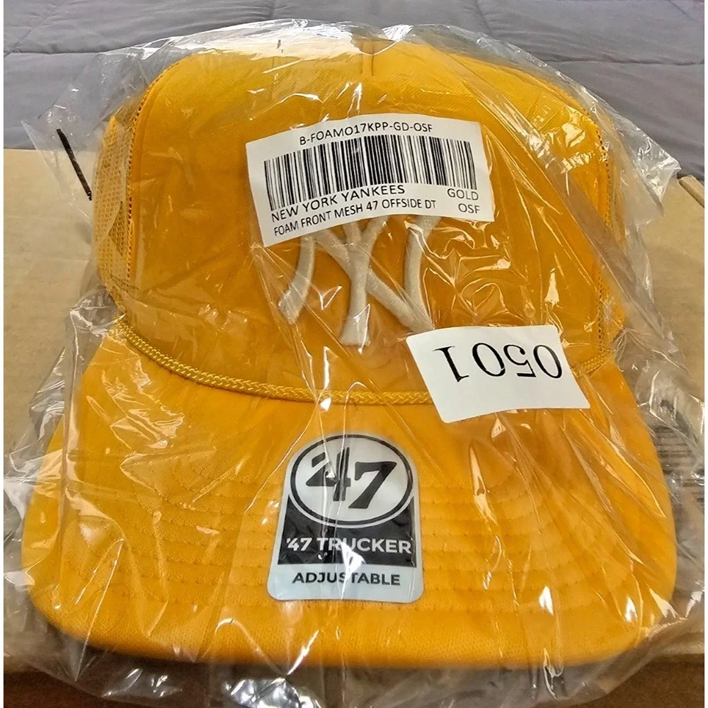 47® New York Yankees Foam Rope Trucker Hat Snapback Cap in Gold